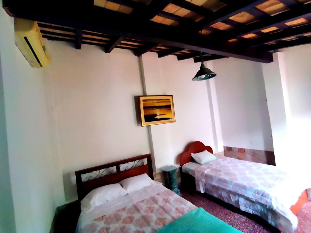 Hotel La Aparesida Areguá Exterior foto
